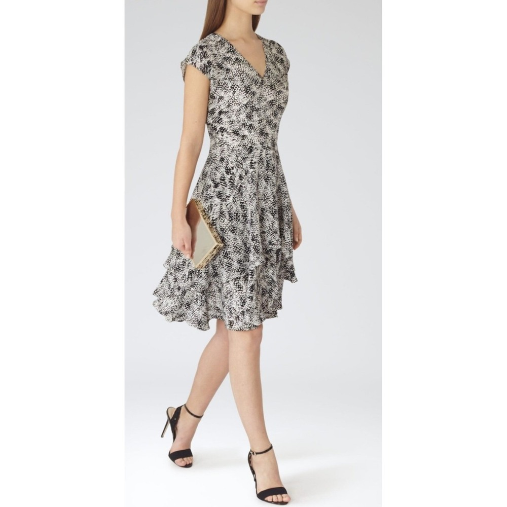 Reiss Canyon Black White Abstract Print Tiered V-Neck Fit Flare Dress Size 2 US